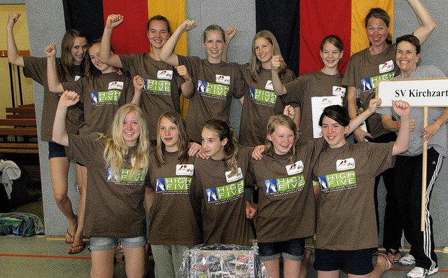 Die U-16-Volleyballerinnen des SV Kirc...ereit, Annika Kramp und Hannah Whrl.   | Foto: Privat