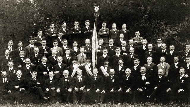 Der Mnnergesangverein Merzhausen bei seinem 60. Vereinsjubilum im Jahr 1921.   | Foto: privat