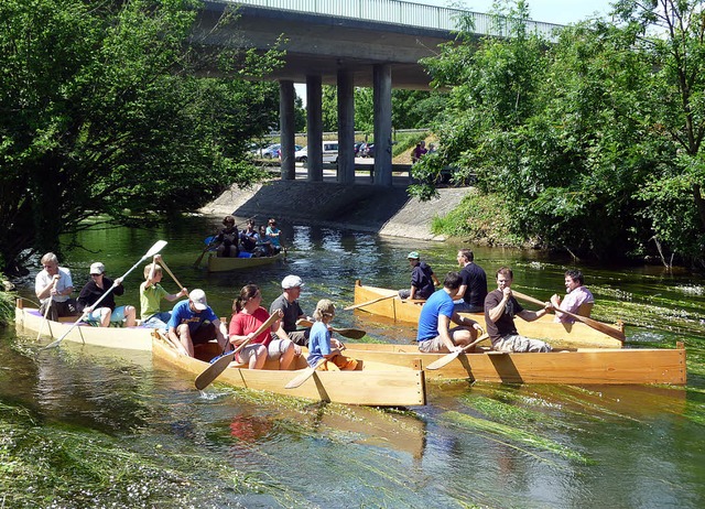 Testfahrt auf der alten Elz bei Riegel...n erfahrenen Bootsbauern zu bekommen.   | Foto: Privat