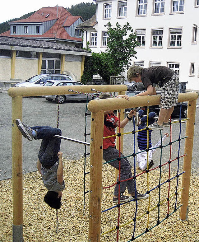 Eine Wippe und eine Kletteranlage sche...amstag in Augenschein genommen werden.  | Foto: Thomas Steimer