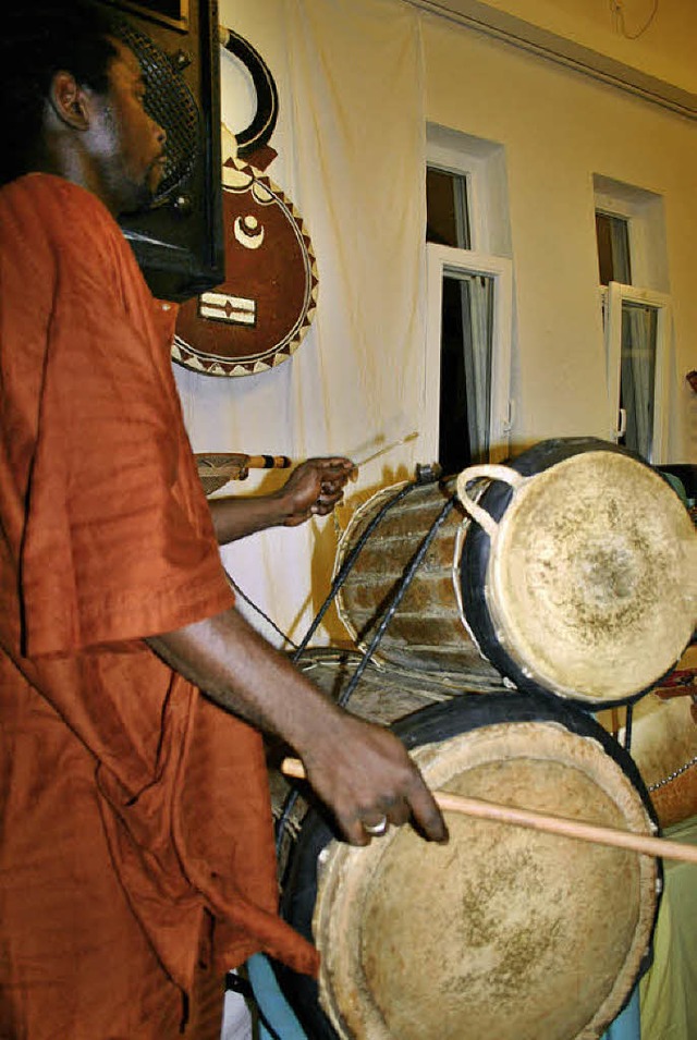 Die Afrikatage in Gallenweiler geben G...it, einen Trommelworkshop zu besuchen.  | Foto: Sabine Model