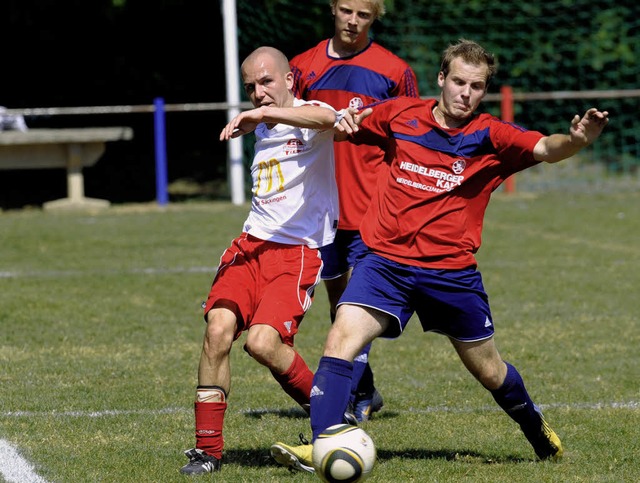 Auch am Samstag einen Schritt voraus? Kai Budinik (Huttingen, re.)   | Foto: ms