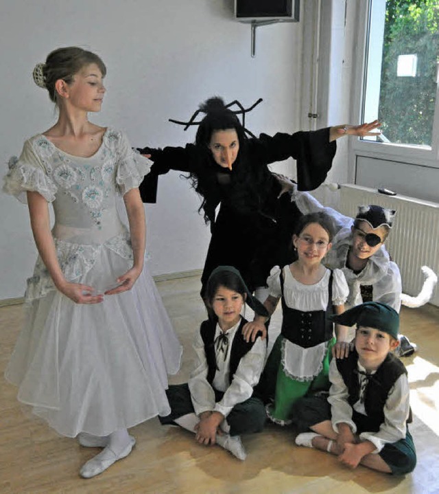 Mitglieder der   Tanzschule &#8222;Art...Trolly auf groen Abenteuern&#8220;     | Foto: Barbara Ruda