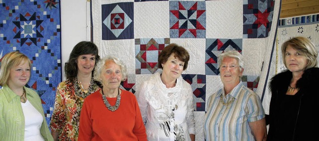 Die Patchwork-Gruppe Hochschwarzwald b...fsprojekt von Cornelia Mallebrein zu.   | Foto: DIETER MAURER