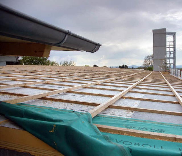 Das Dach des Rettungszentrums wird die Denzlinger Photovoltaikanlage aufnehmen.   | Foto: Frank Kiefer