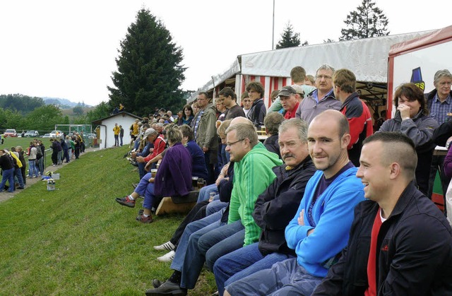 Zahlreiche Zuschauer verfolgten spanne...hrigen Jubilums des SV Grafenhausen.  | Foto: Patrick Burger