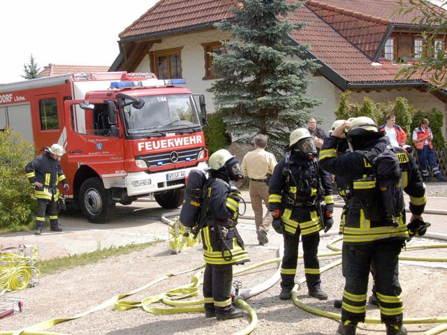 Zu einem Wohnungsbrand rckte die Feuerwehr am Freitagnachmittag aus.  | Foto: Juliane Khnemund