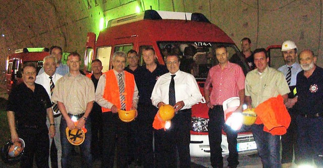 Mit der Kommandogruppe der Tunnelwehr ...d vorn) im Katzenbergtunnel unterwegs.  | Foto: privat