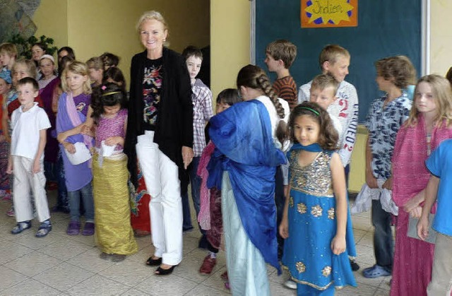 Schlerinnen und Schler der Wasenweil...n Groeltern ber das Leben in Indien.  | Foto: christine weirich