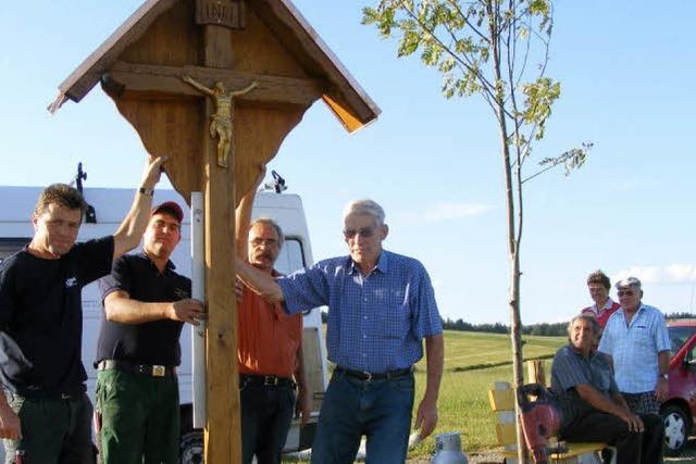 Wegkreuz erstrahlt in neuem Glanz