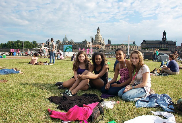 Jeder mchte an etwas glauben knnen: ...Romy, Mudita, Sarah und Jasmin (v.l.)   | Foto: Jens Schmitz