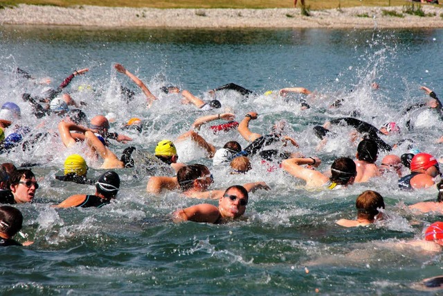 Ein Gewhl aus Armen und Beinen lsst beim Schwimmen den Mllersee kochen.  | Foto: Ruth Seitz, Gunther Merz