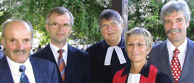Verabschiedet wurde Pfarrer Wulf Weber...raichel und Harald Winer (von links).  | Foto: ines Bode