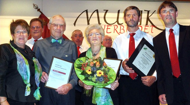 Die Vorsitzenden Hedi Behringer und Mi...ichtblau, Klaus Lindemann (von links)   | Foto: Flier