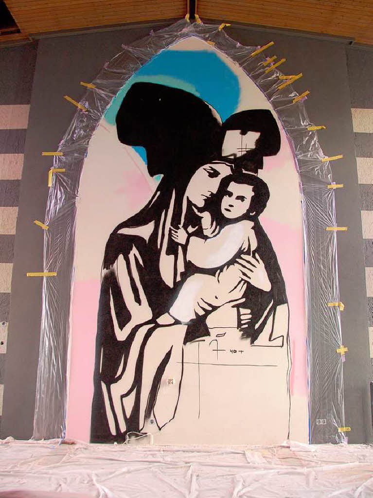 Stand vor dem Abriss, jetzt malt sie ein Star der Streetart-Szene aus: Stefan Strumbel und die Kirche Maria, Hilfe der Christenheit in Kehl