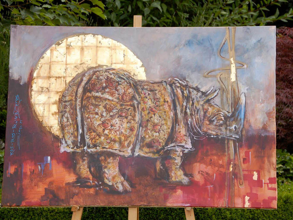 Die Ausstellung von Christian Wenzinger im privaten Rosengarten beim Finanzamt in Lahr.