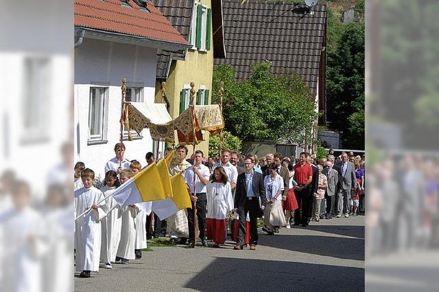 Bltenpracht, Musik und Huldigung der Heiligen