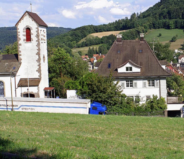 Keine Huser  gibt  es gegenber der Vershnungskirche.   | Foto: Probst