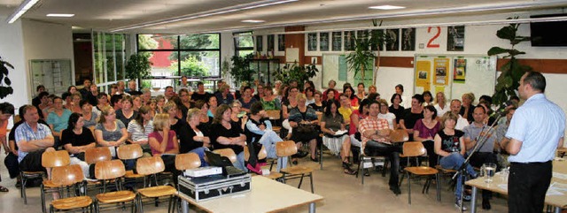 Etwa 70 Eltern von Grundschulkindern l... vergrerten Schulbezirk informieren.  | Foto: cremer