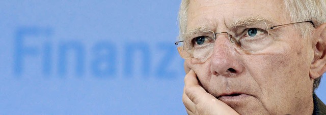 Finanzminister Wolfgang Schuble (CDU)... allein die Steuerzahler einspringen.   | Foto: dpa