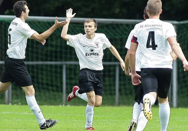 FussballSpvgg Lahr vs. SC OffenburgDie... Spieler jubeln nach einem Tor ( 0:1 )  | Foto: Peter Aukthun-Grmer