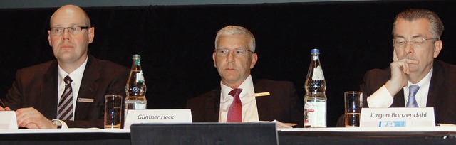 Der Volksbank-Vorstand bei der Vertret...ck und Jrgen Bunzendahl (von links).   | Foto: Adam
