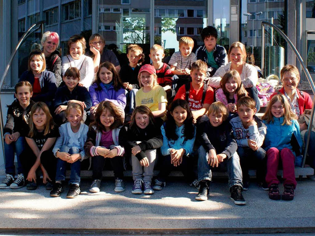 Die Klasse 4 der Grundschule aus Hecklingen mit ihrer Lehrerin Jutta Gnshirt