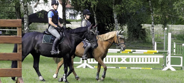 Probereiten:  Der Weisweiler Turnierpl... mit Pferd und Pony Turnieratmosphre.  | Foto: Hge