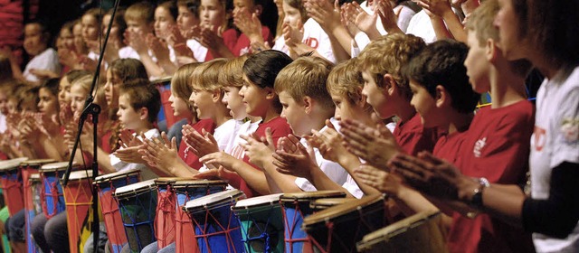Hochkonzentriert bei der Sache: Tromme...u einer tollen Percussionshow gehrt.   | Foto: G. Siefke