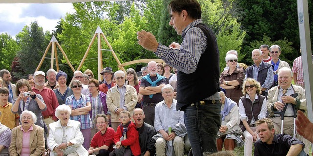 &#8222;Kein schner Land&#8220; sangen...e in Badenweiler mit Matthias Schenk.   | Foto: Sigrid Umiger