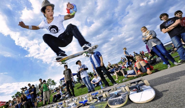 Beim Skate-Contest im Walddreieck des ...gyn Chau aus stringen weite Sprnge.   | Foto: Michael Bamberger