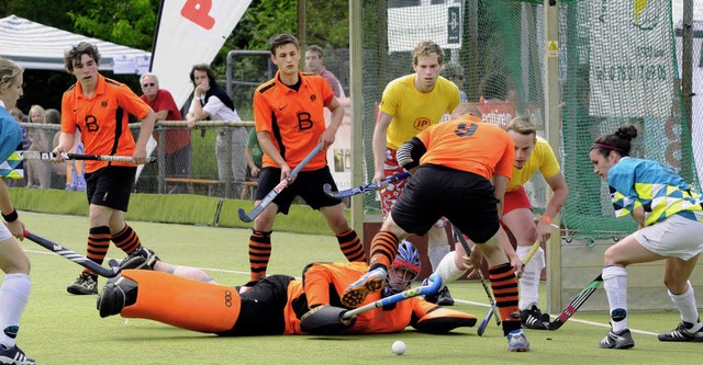 Es wurde auch Hockey gespielt in Lahr.   | Foto: Wolfgang Knstle