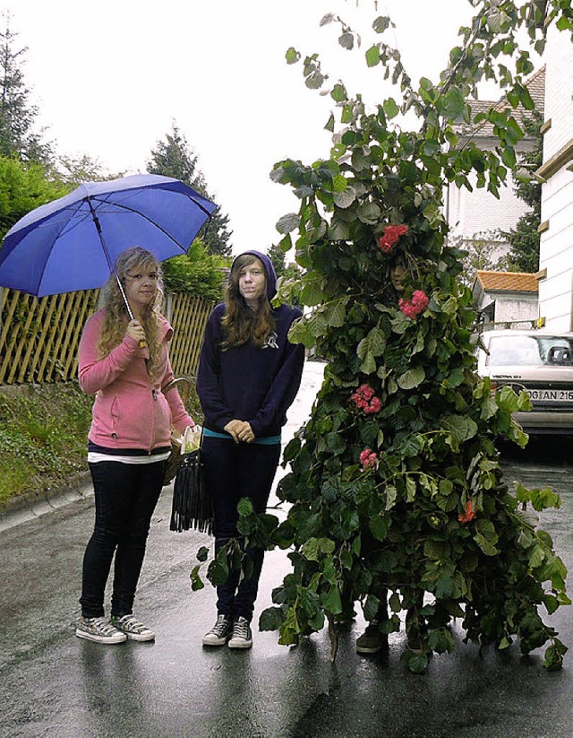 Mit dem Pfingstdreck unterwegs in Burgheim.   | Foto: Privat