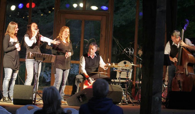 Marion Matter und Band im Stadtpark   | Foto: Heidi Fssel