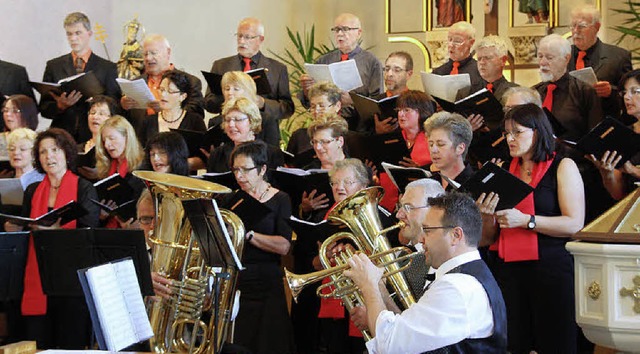 Gemeinsam priesen der Wasenweiler Kirc...senweiler den Herrn und die Schpfung.  | Foto: Christine Aniol