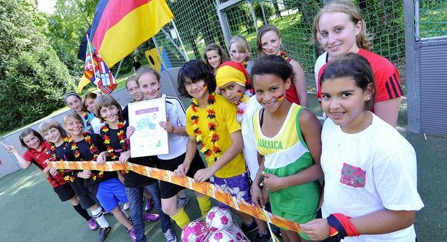 Haben die Fankurve gekriegt: Die junge...ckets zur Frauen-Fuball-WM gewonnen.   | Foto: Michael Bamberger