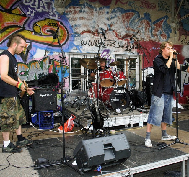 So schn wars frher: Die Punkband O.M.S. bei einem Gig am AJZ in Kollnau.   | Foto: Karin Hei