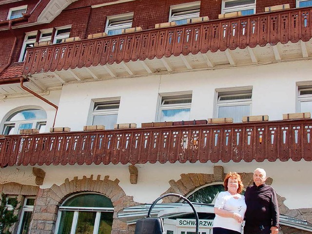 Hiltrud und Helmut Nickel renovieren die Schwarzwaldklinik  | Foto: Kathrin Blum