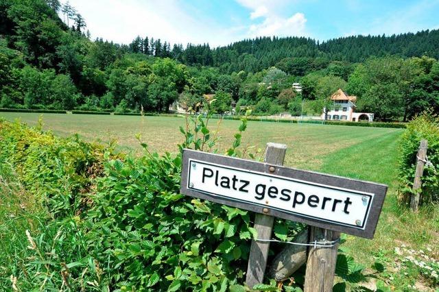 Grundwasser soll ausgetrockneten kosportplatz retten