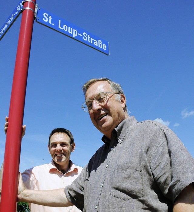 Halten der Freundschaft  mit St. Loup ...links) und sein Vorgnger Gerd Arzet.   | Foto: Robert Bergmann