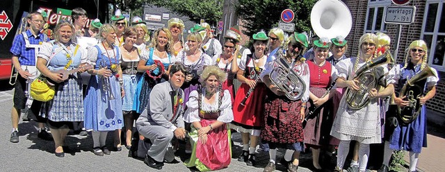 Setzen musikalisch und optisch mehr al...henende das Schtzenfest in Emsdetten.  | Foto: privat