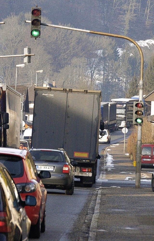 Weil Degerfelden an der Umleitungsrout...soll die Ampel fr Fugnger bleiben.   | Foto: Archiv