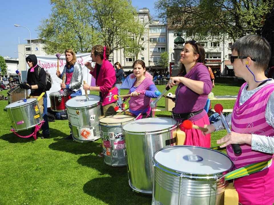 Rhythmischer Protest: Die Sambastas in Aktion.  | Foto: Thomas Kunz