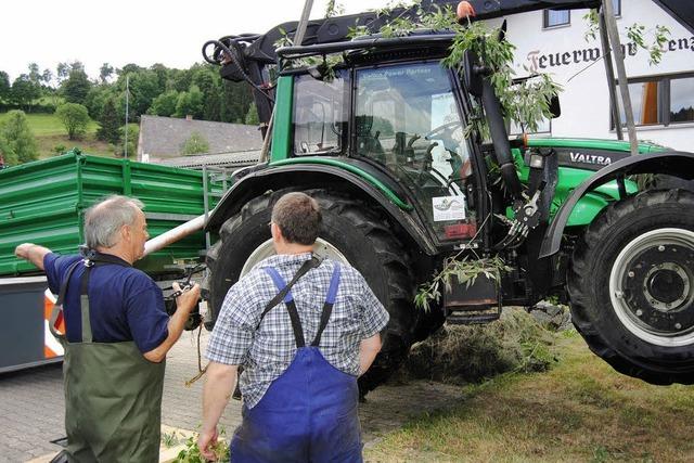 EIN TRAKTOR