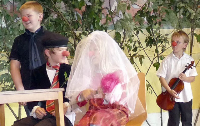 Im  Zauberwald gab es sogar eine Clown-Hochzeit.  | Foto: christine weirich
