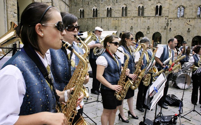 Einer der musikalischen Hhepunkte der...historischen Platz von San Gimignano.   | Foto: Josef Maier