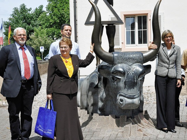 Den Europa-Stier bei den Hrnern packt...e ungarischen Gste einen Empfang gab.  | Foto: Kricheldorff