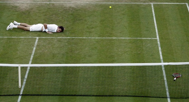2010 lieferten sich  John Isner (Foto)...h zu Beginn in Wimbledon aufeinander.   | Foto: AFP