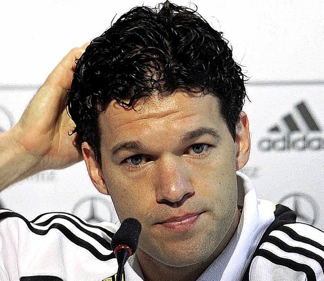 Michael Ballack hat kein Verstndnis f...alten von Bundestrainer Joachim Lw.    | Foto: dpa