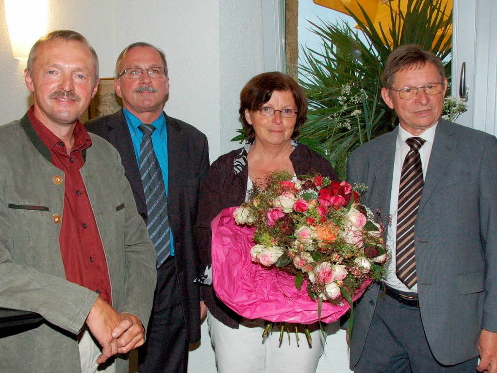 Dank fr die Organisation: Von links Thomas Rinker, Weingut Knab Endingen, Gnter Zimmermann, Gerda Kauschat, Heinz Trogus.